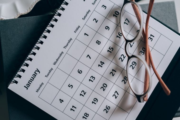 lista de materiales de oficina basicos calendario mensual